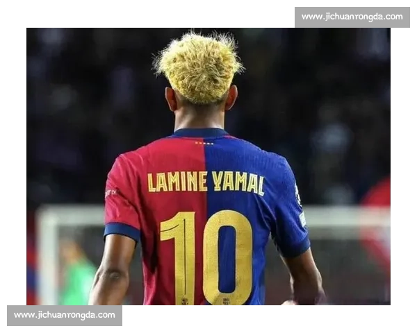 巴萨 10 号新王登基！父亲盛赞：亚马尔远不止于此，未来将书写传奇