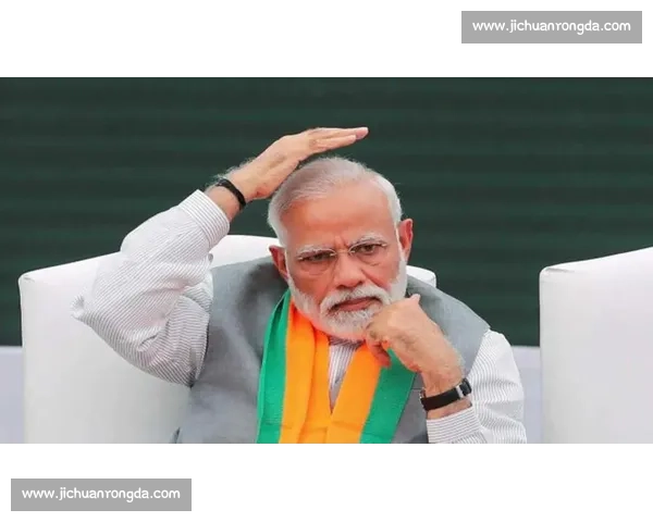 印度亚锦赛名场面:路人闯场捡球,比赛变 “荒野求生” 印度亚锦赛名场面:路人闯场捡球,比赛变 “荒野求生”