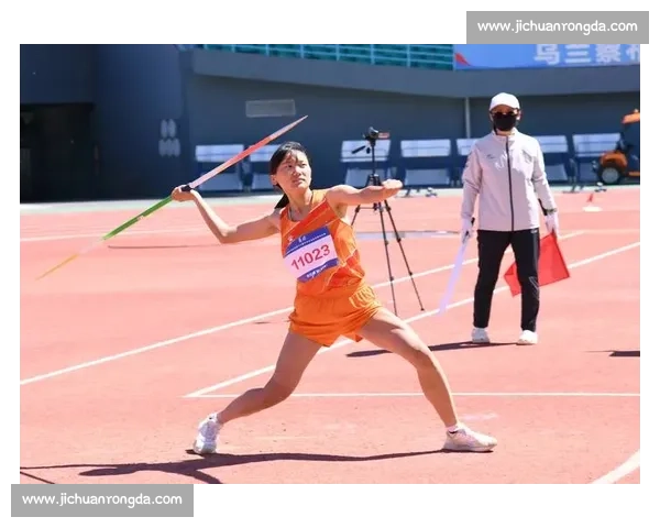 飒！粉色 “她铁”：碧波上绽放的女性力量