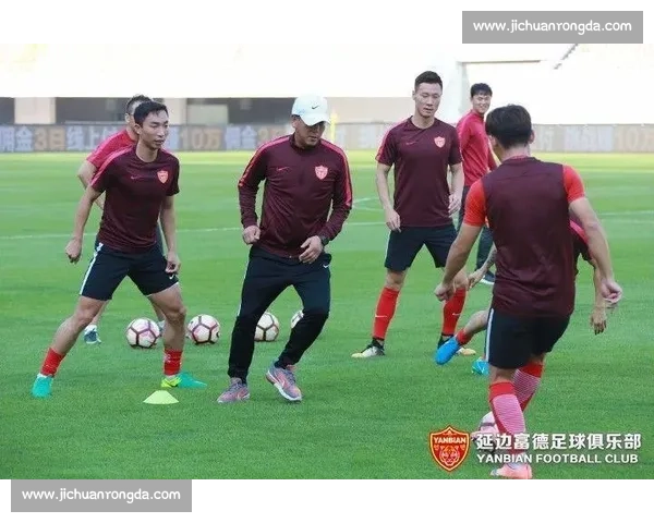 香港东方迎战广州恒大掀起南粤足坛焦点对决之夜实力碰撞谁主沉浮